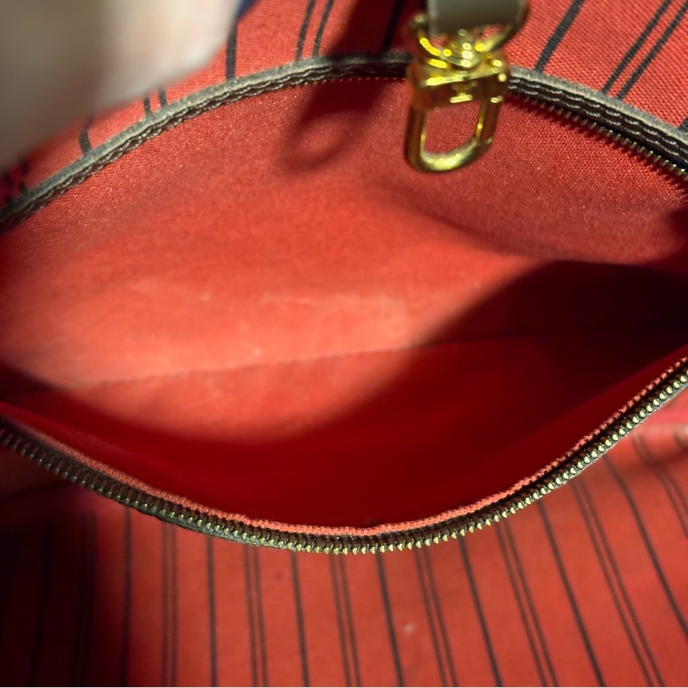 Louis Vuitton Neverfull MM in Damier Ebene with new insert - Picture 16 of 16
